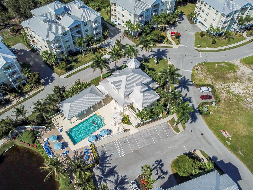 Palma Sola Bay Club: 3410 77th St W, Bradenton, FL 34209